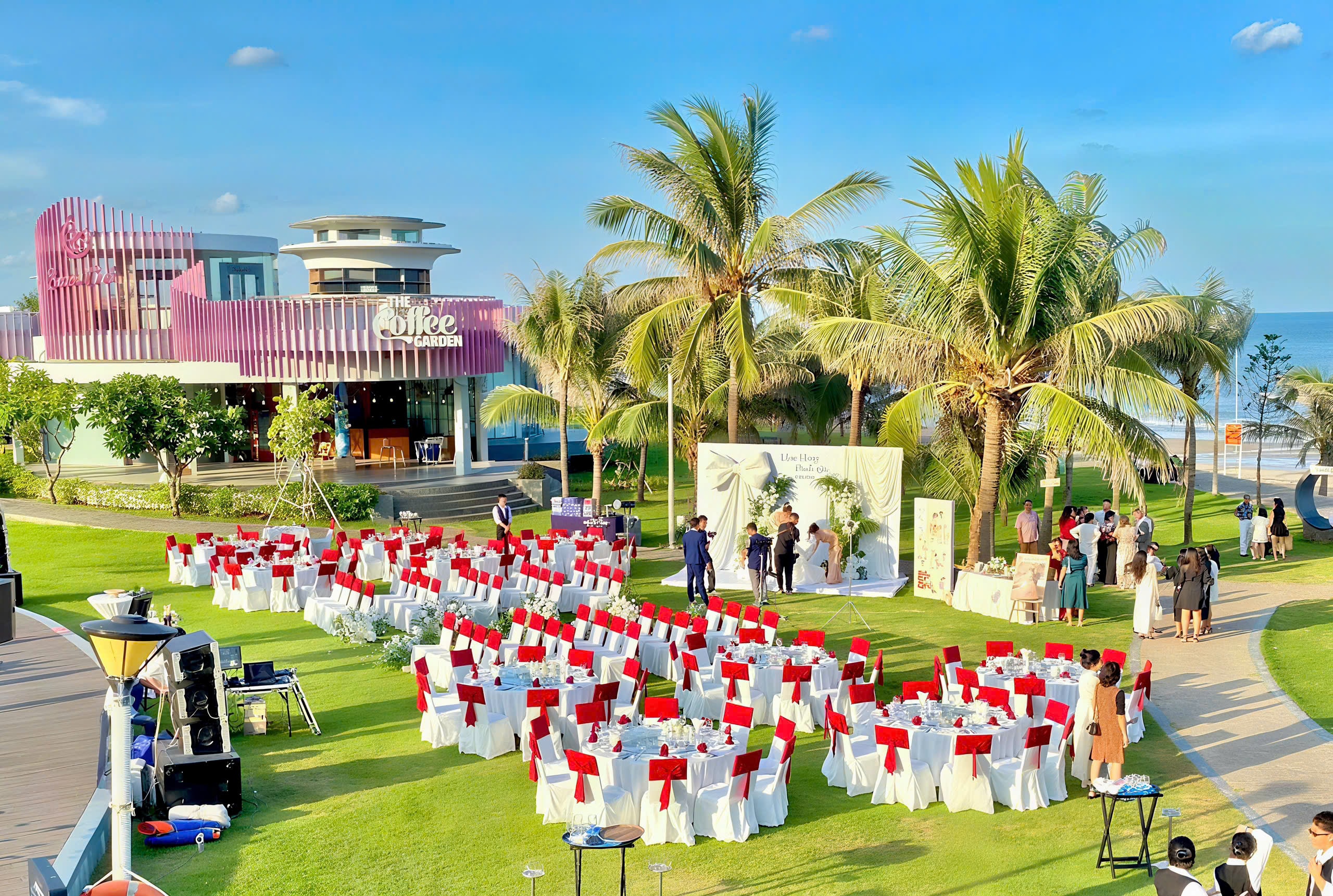 💍ĐÁM CƯỚI BÊN BIỂN DỊP CUỐI NĂM – VÌ SAO LÀ LỰA CHỌN HOÀN HẢO?